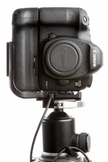 BGE11-L Vertically Mounted in Tripod with Cable Release